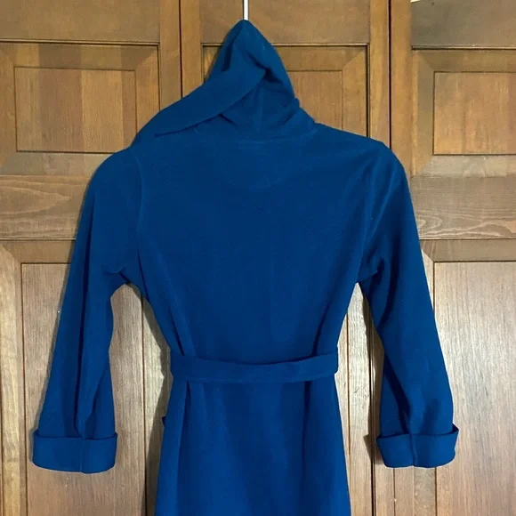 Lands' End Navy Hooded Kids BathRobe Size 8 - Picture 6 of 11